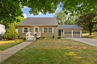 614 Lower Johnson Circle, Saint Peter, MN 56082