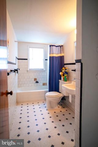 2218 GAYLAWN DR, Baltimore, MD 21227