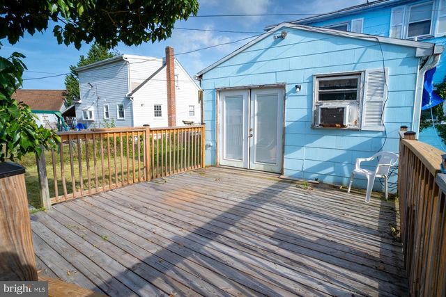 2218 GAYLAWN DR, Baltimore, MD 21227