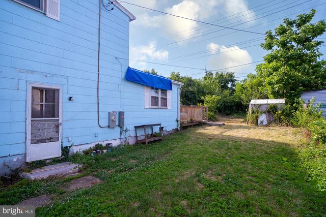 2218 GAYLAWN DR, Baltimore, MD 21227