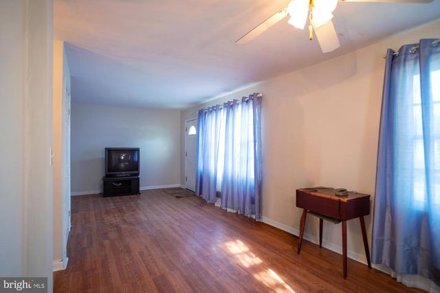 2218 GAYLAWN DR, Baltimore, MD 21227