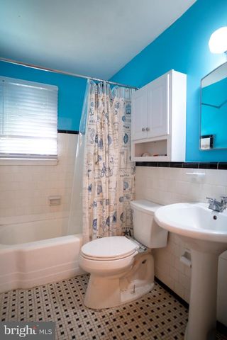 2218 GAYLAWN DR, Baltimore, MD 21227