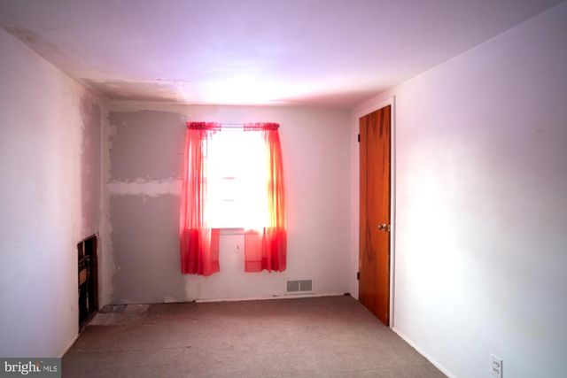 2218 GAYLAWN DR, Baltimore, MD 21227