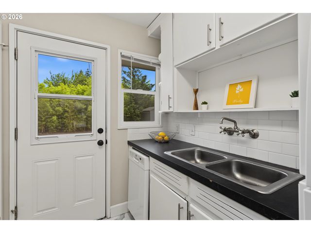 336 Ne 128TH Ave, Portland, OR 97230