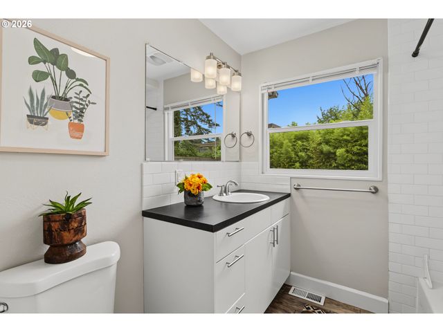 336 Ne 128TH Ave, Portland, OR 97230