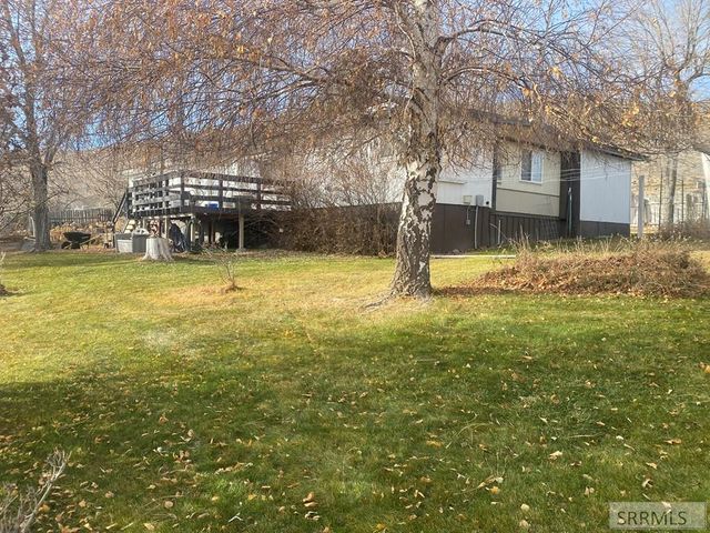 900 Challis Creek Road, Challis, ID 83226