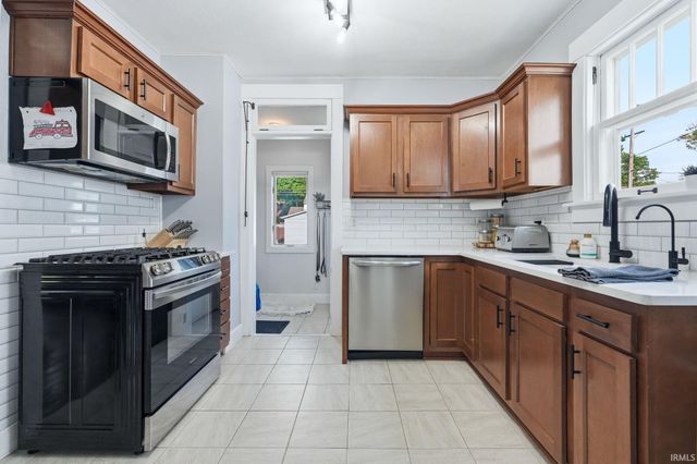 2515 N Anthony Boulevard, Fort Wayne, IN 46805