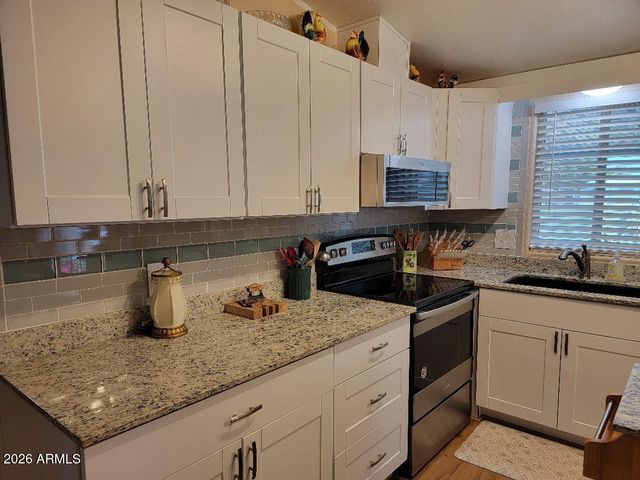 3727 N ILLINOIS Avenue, Florence, AZ 85132