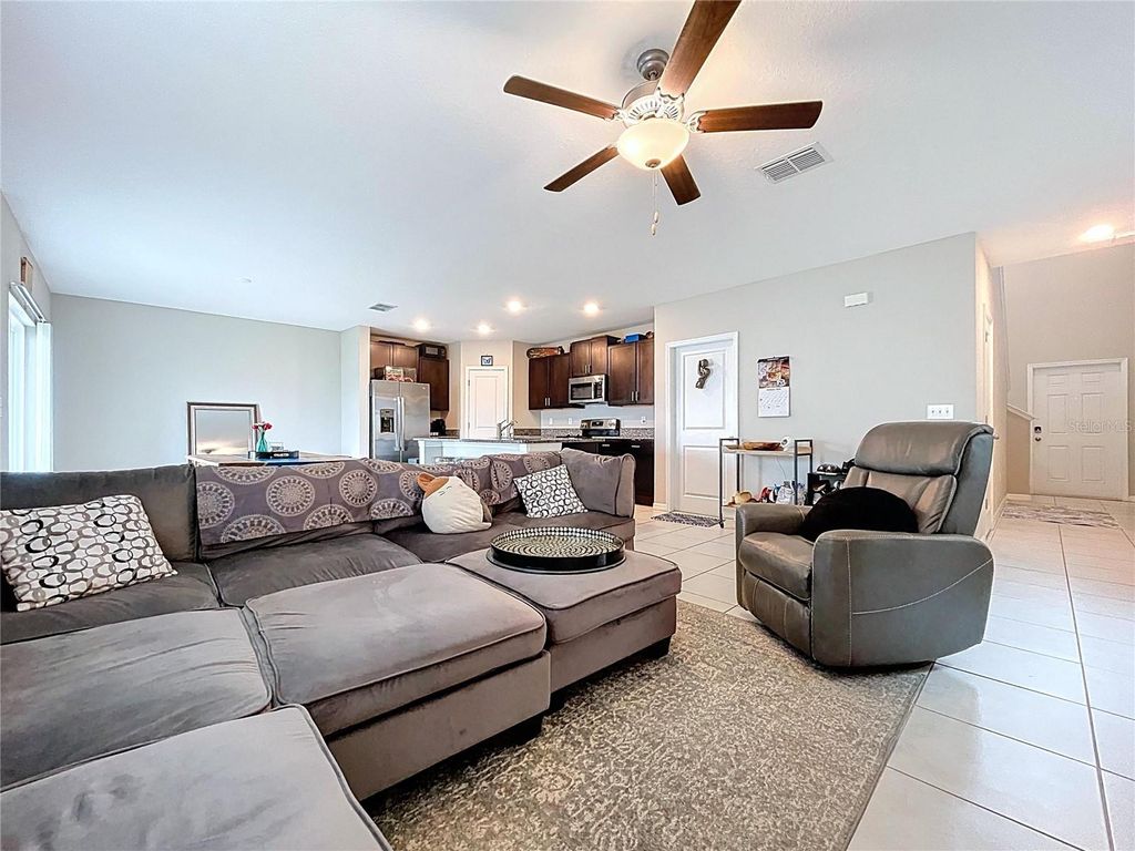 Image 7 of property listing at 3141 OYSTER COVE STREET, Wimauma, FL 33598