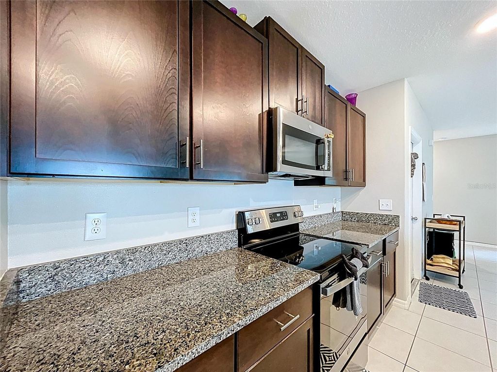 Image 9 of property listing at 3141 OYSTER COVE STREET, Wimauma, FL 33598