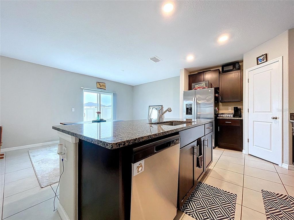 Image 10 of property listing at 3141 OYSTER COVE STREET, Wimauma, FL 33598