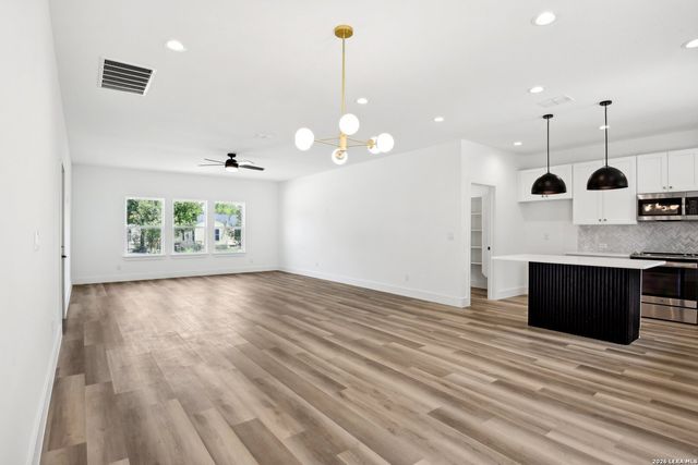 1934 Lamar St, San Antonio, TX 78202