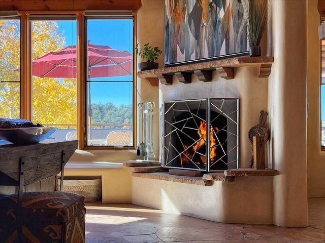 2160 Paseo Iglesias, Santa Fe, NM 87501