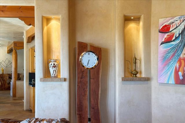 2160 Paseo Iglesias, Santa Fe, NM 87501