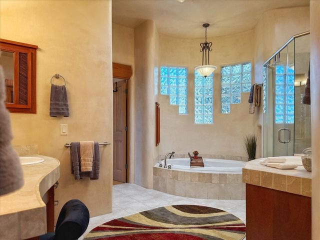 2160 Paseo Iglesias, Santa Fe, NM 87501