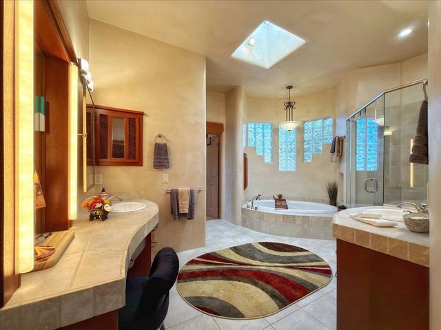 2160 Paseo Iglesias, Santa Fe, NM 87501