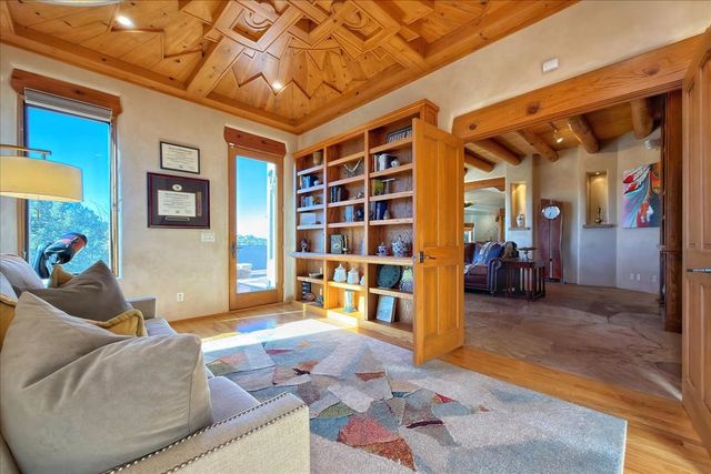2160 Paseo Iglesias, Santa Fe, NM 87501