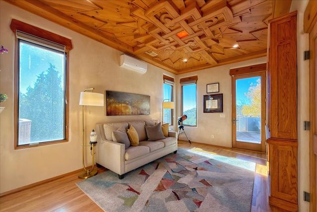 2160 Paseo Iglesias, Santa Fe, NM 87501