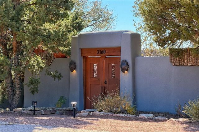 2160 Paseo Iglesias, Santa Fe, NM 87501