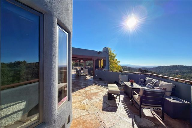 2160 Paseo Iglesias, Santa Fe, NM 87501