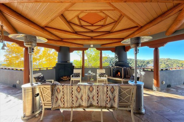 2160 Paseo Iglesias, Santa Fe, NM 87501