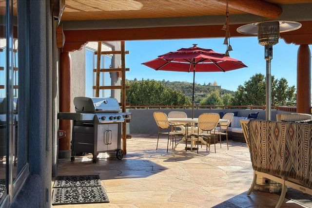 2160 Paseo Iglesias, Santa Fe, NM 87501