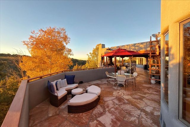 2160 Paseo Iglesias, Santa Fe, NM 87501