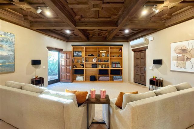 2160 Paseo Iglesias, Santa Fe, NM 87501