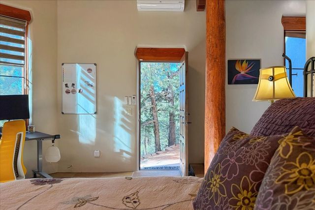 2160 Paseo Iglesias, Santa Fe, NM 87501