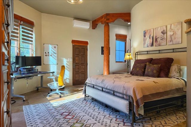 2160 Paseo Iglesias, Santa Fe, NM 87501