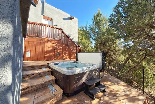 2160 Paseo Iglesias, Santa Fe, NM 87501