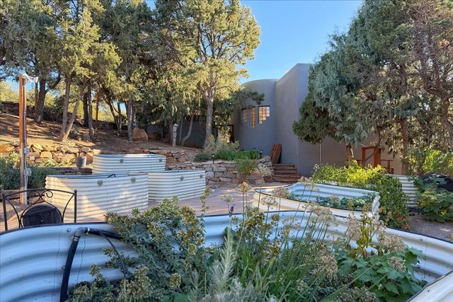 2160 Paseo Iglesias, Santa Fe, NM 87501