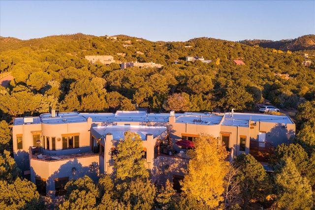 2160 Paseo Iglesias, Santa Fe, NM 87501