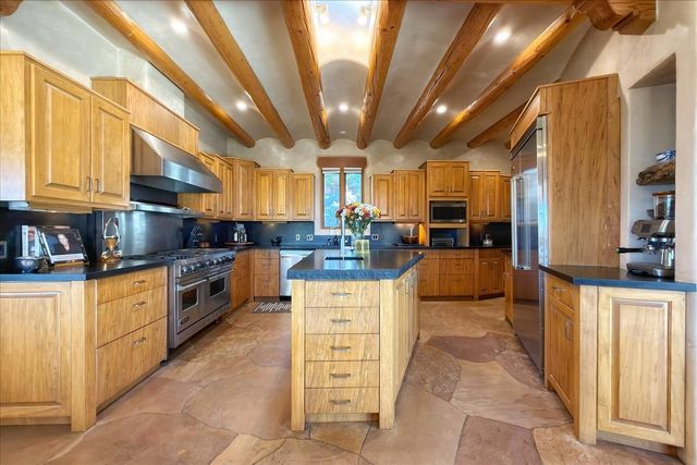 2160 Paseo Iglesias, Santa Fe, NM 87501