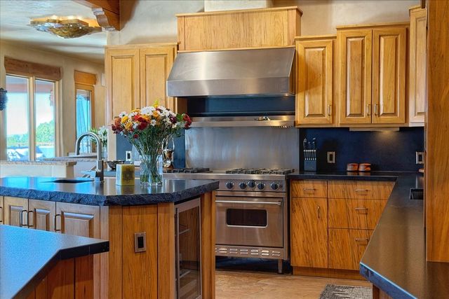 2160 Paseo Iglesias, Santa Fe, NM 87501