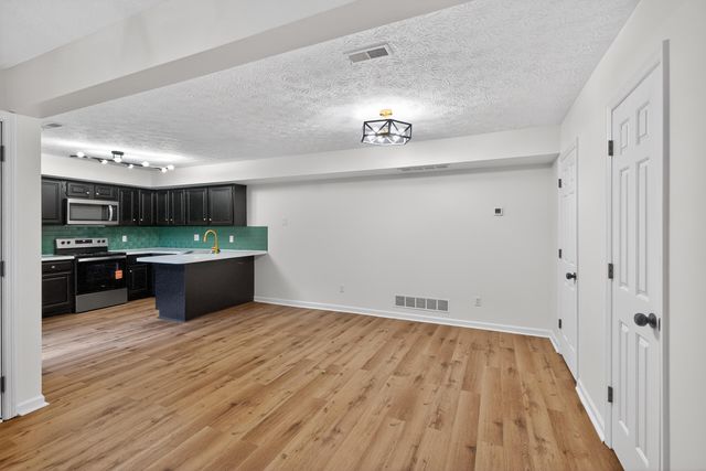 433 Darby Creek A, Lexington, KY 40509