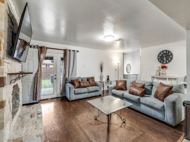 111 W Kenwood Drive, Garland, TX 75041