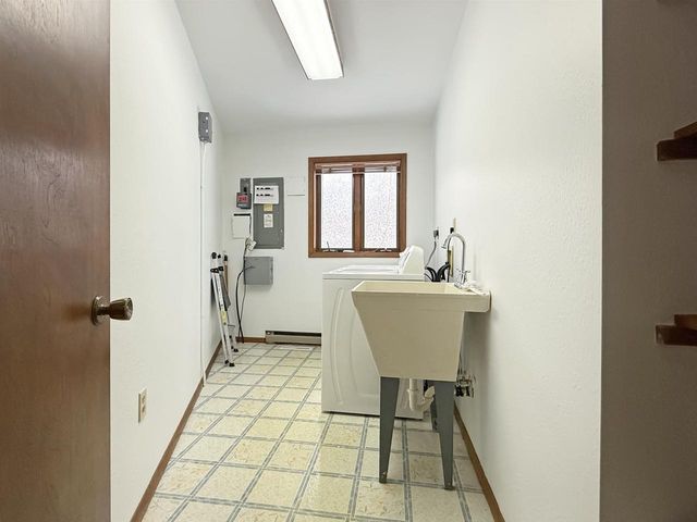 N1417 OAK PARK DRIVE, Menominee, MI 49858