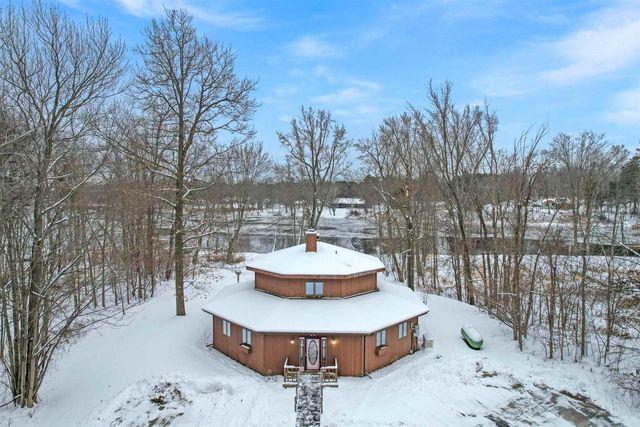 N1417 OAK PARK DRIVE, Menominee, MI 49858