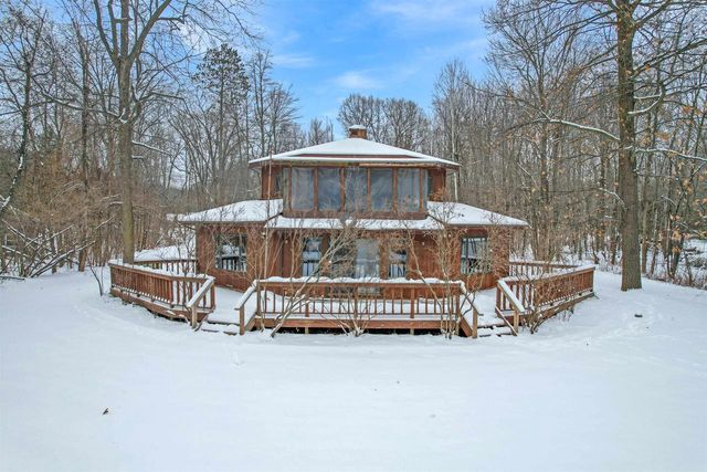 N1417 OAK PARK DRIVE, Menominee, MI 49858