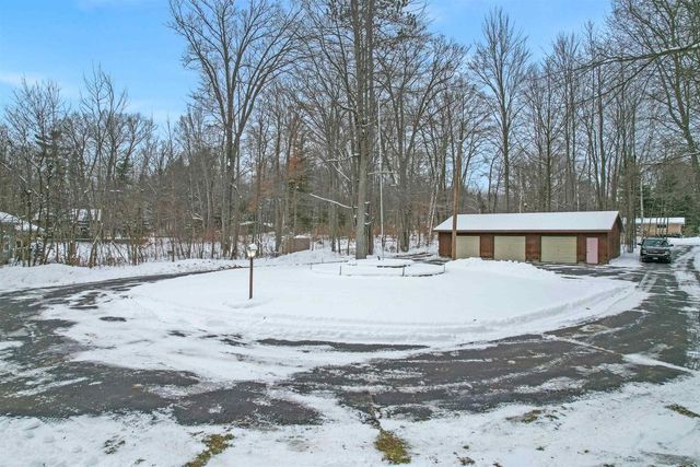 N1417 OAK PARK DRIVE, Menominee, MI 49858