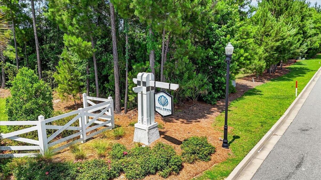Image 25 of property listing at 109 Sunray Lane, Summerville, SC 29486