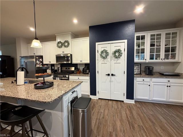 180 Spring Grove WAY, Smithfield, VA 23430