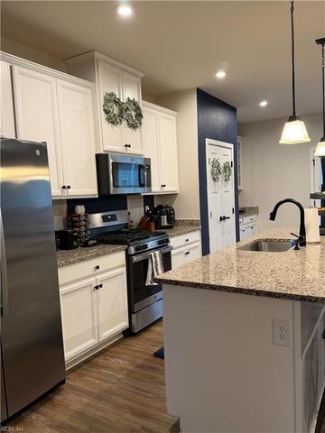 180 Spring Grove WAY, Smithfield, VA 23430