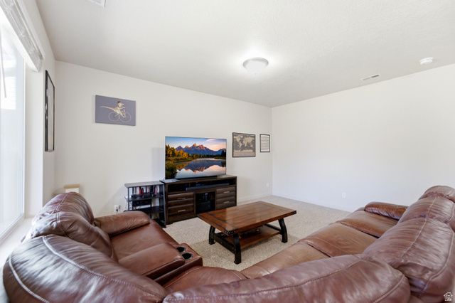 879 W HEXHAM DR, North Salt Lake, UT 84054