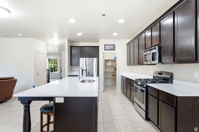 879 W HEXHAM DR, North Salt Lake, UT 84054
