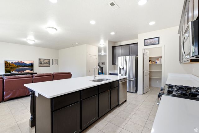 879 W HEXHAM DR, North Salt Lake, UT 84054
