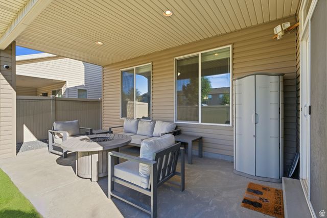 879 W HEXHAM DR, North Salt Lake, UT 84054