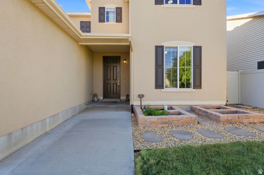 879 W HEXHAM DR, North Salt Lake, UT 84054 — photo 5