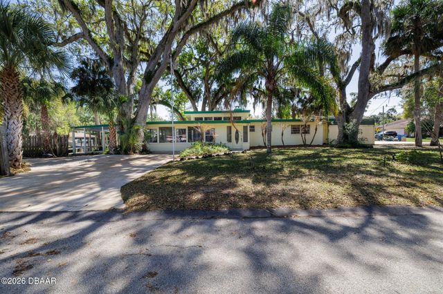 525 Lowndes Avenue, Ormond Beach, FL 32174